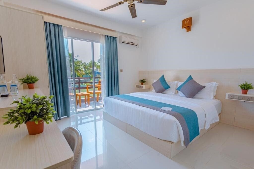 Панорама Dhiguveli Breeze Guest House 3*