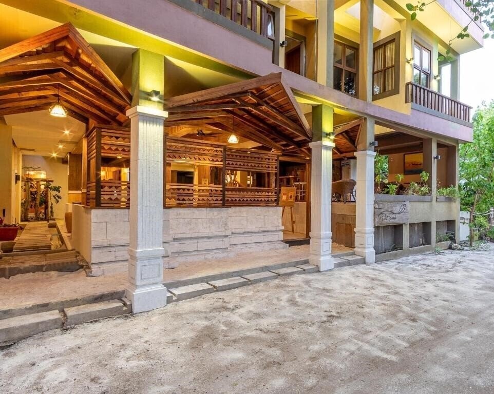 Отель West Sands Ukulhas Maldives Guest House 3*