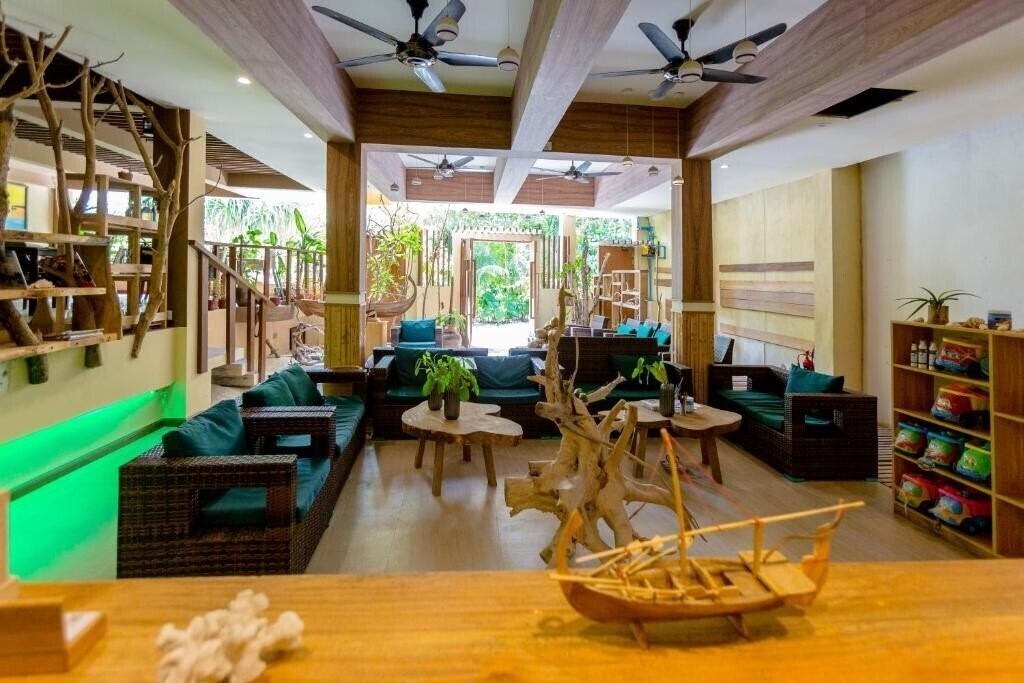 Вид West Sands Ukulhas Maldives Guest House 3*