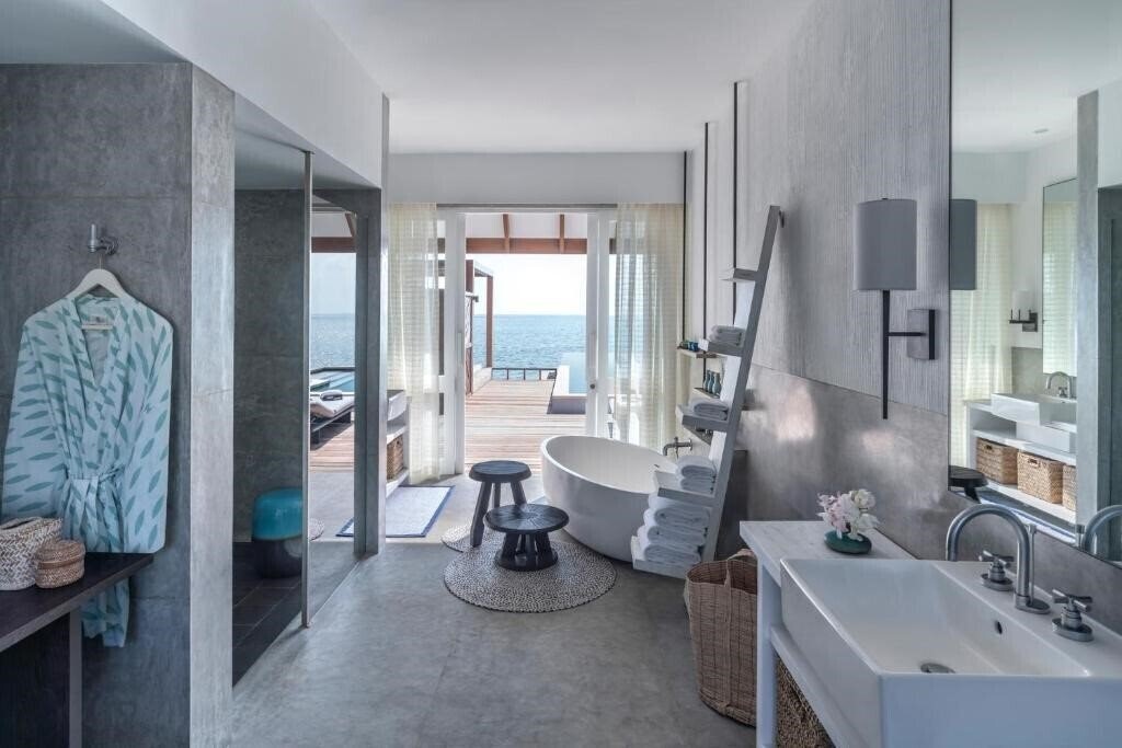 Апартаменты Four Seasons Resort Maldives at Landaa Giraavaru (ex. Four Seasons Resort at Landaa Giraavaru) 5*