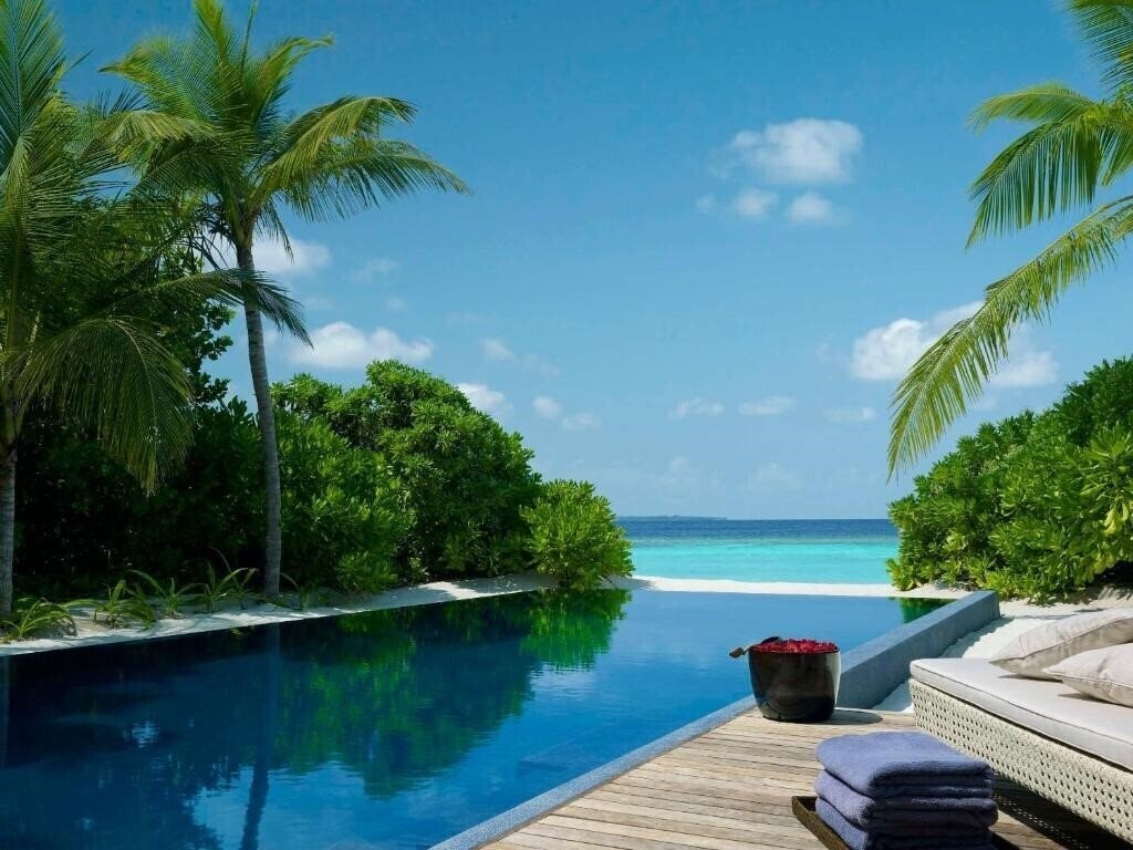 Апартаменти Dusit Thani Maldives 5*