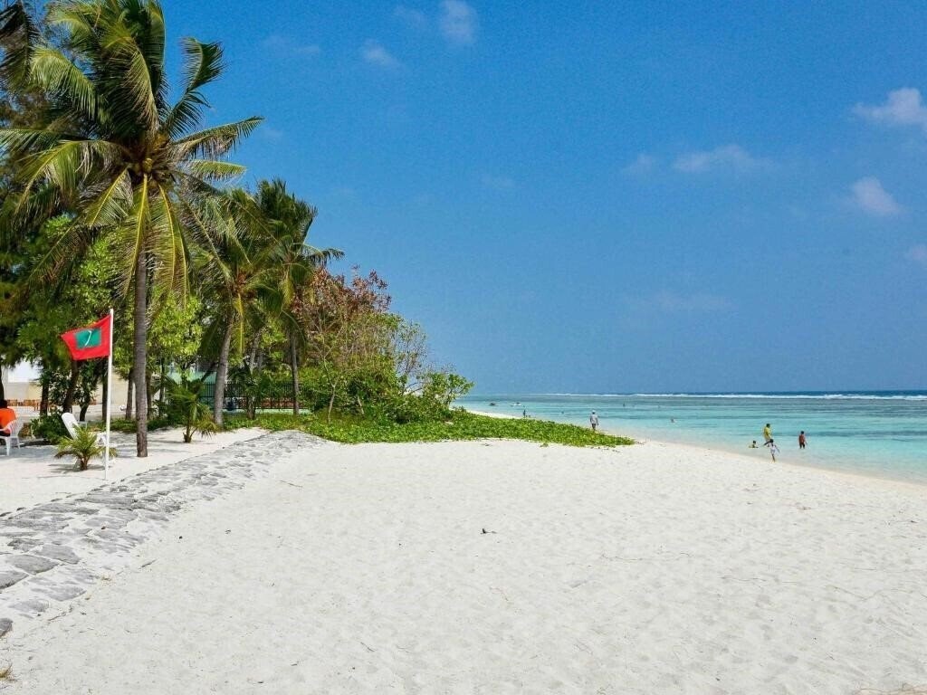 Апартаменты Coconut Tree Hulhuvilla Beach 4*