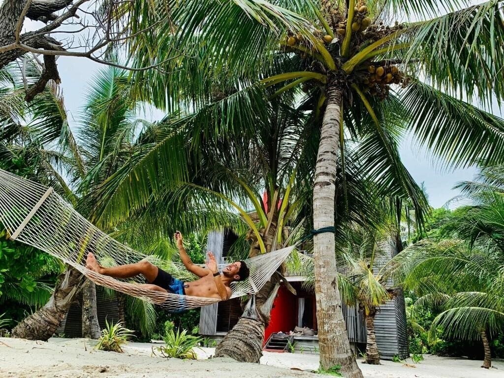 Апартаменты The Barefoot Eco Hotel 4*