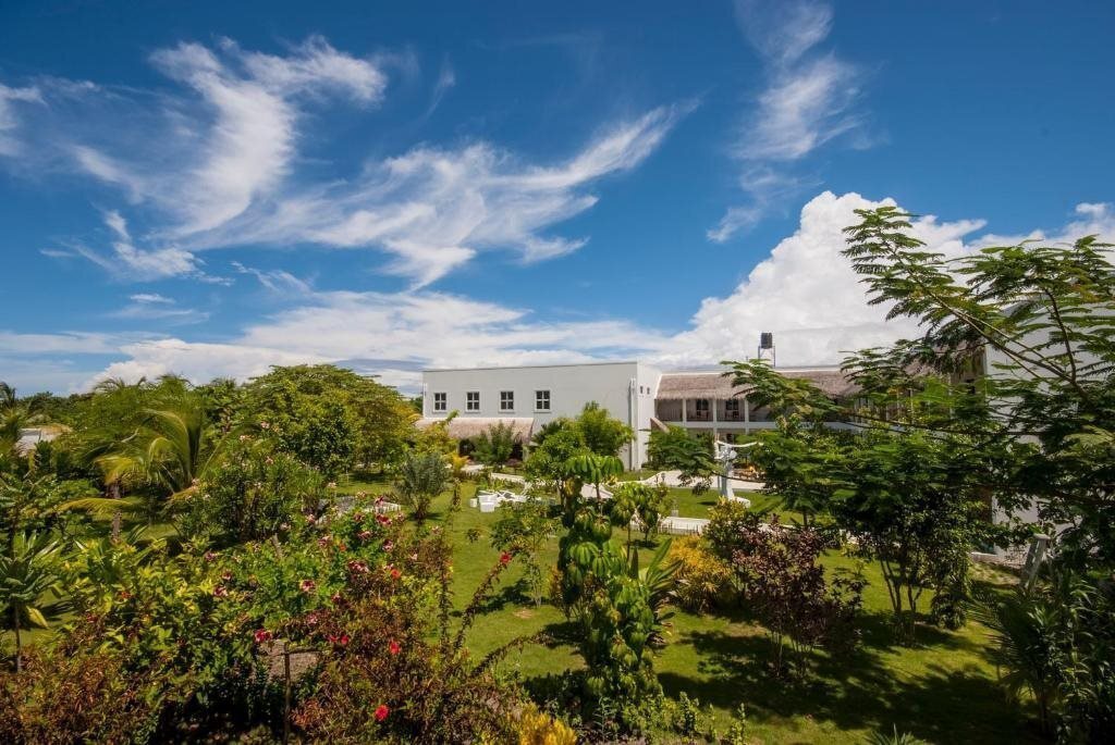 Отель Evexia Beach Collection Laamu Guest House 1*