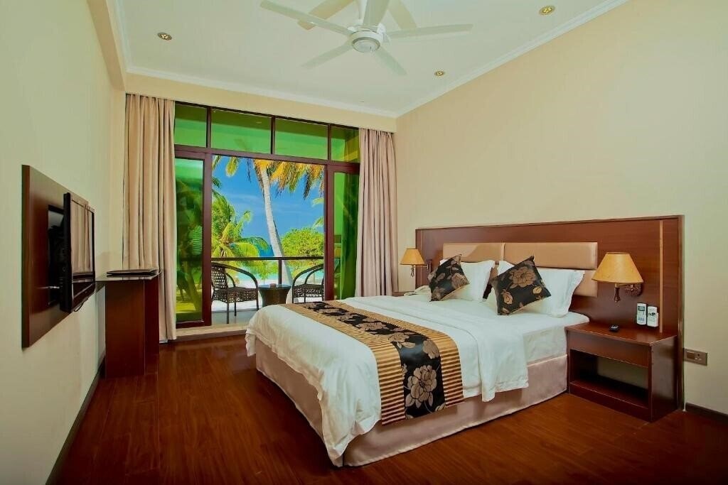 Фото Kaani Beach Hotel 3*
