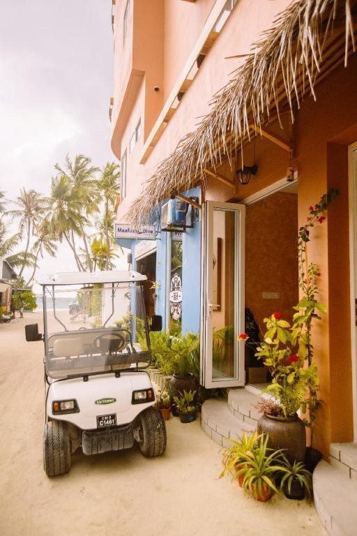 Вид Liyela Retreat Maldives Guest House гостиный двор