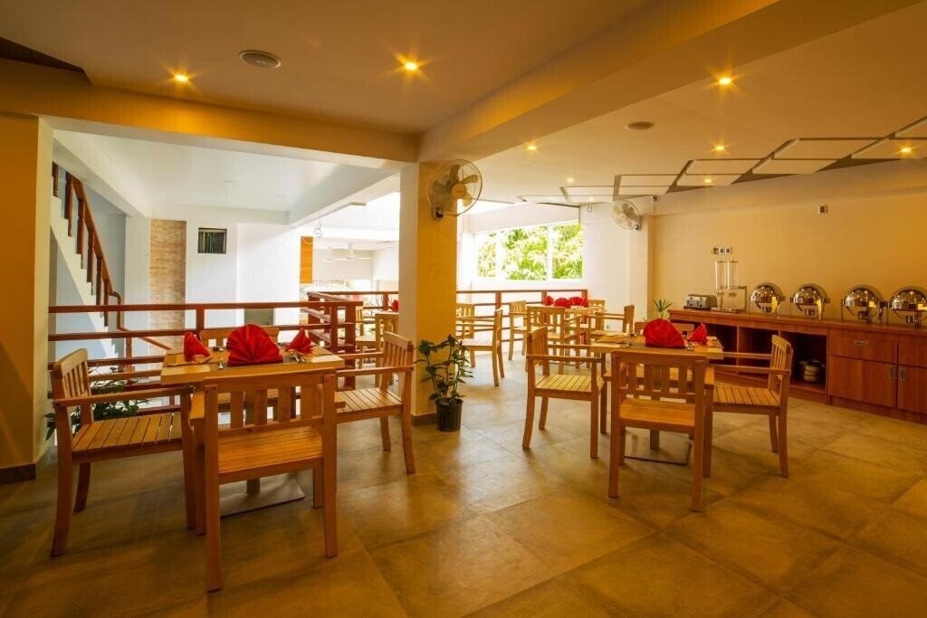 Вид Kuredhi Beach Inn 3*