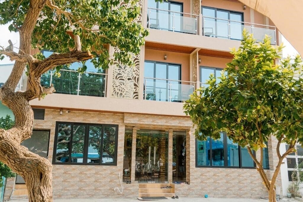 Апартаменти Aimi Beach Hotel 3*