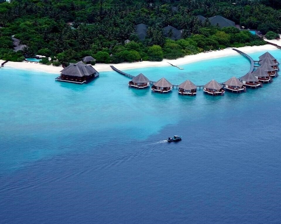 Отель Adaaran Prestige Water Villas 5*