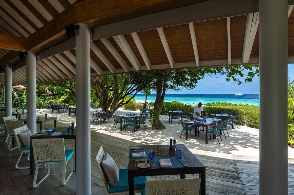 Панорама Dhigali Maldives 5*