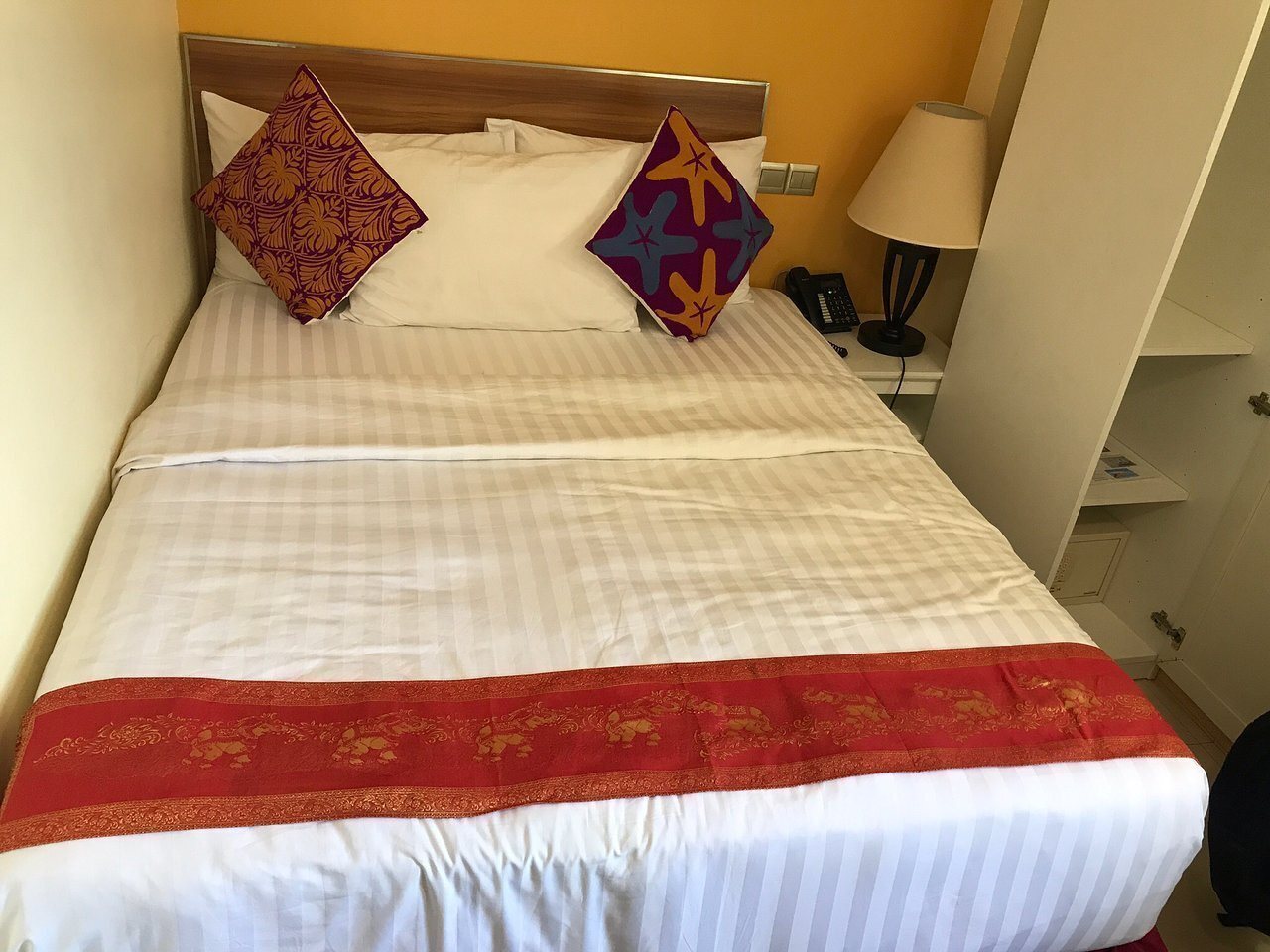 Вид The Melrose Hotel 1*