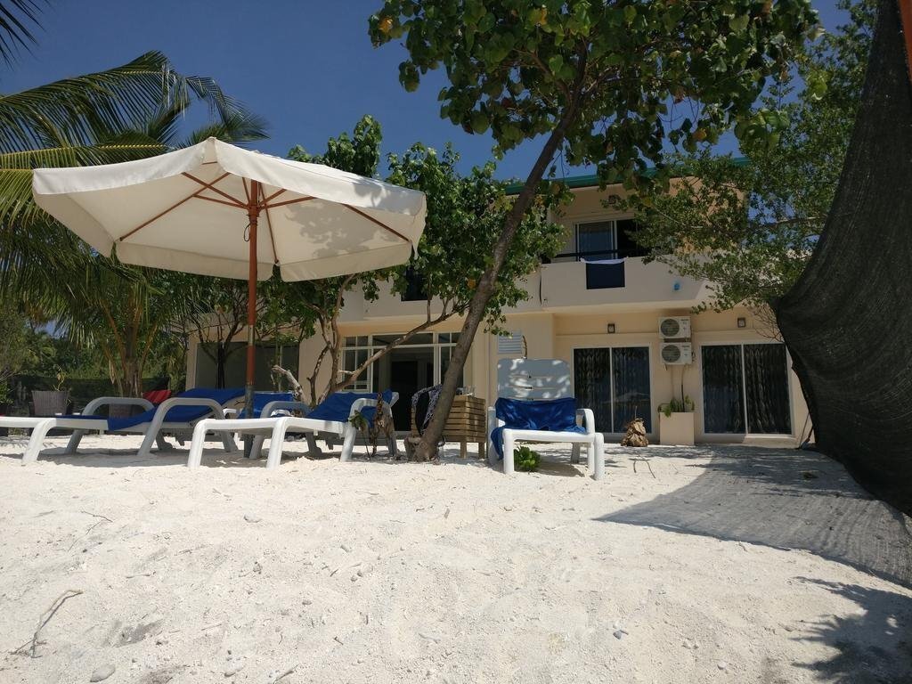 Картинка Crown Beach Hotel Maldives 4*