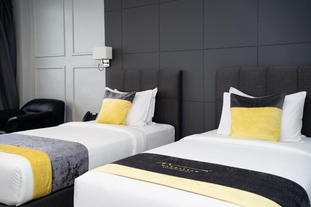 Вид Manhattan Business Hotel 4*