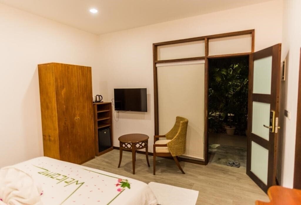 Панорама Premier Beach Hotel Gulhi 4*