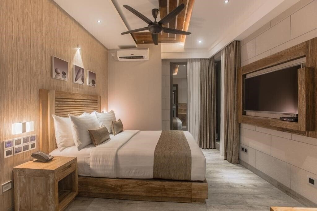 Территория Hotel Samann Grand 4*