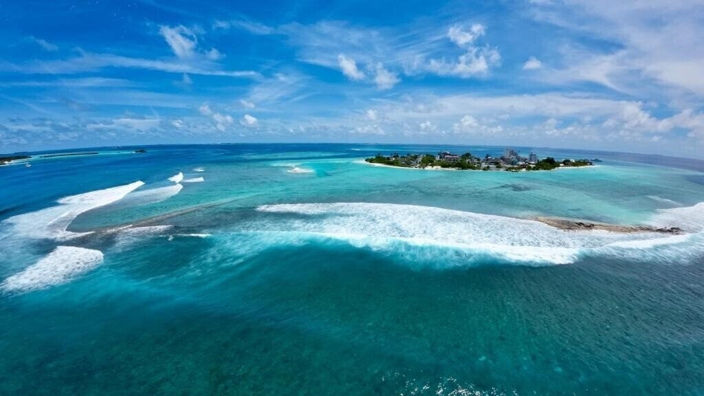 Апартаменты Avyanna Gulhi Beach Hotel Guest House 3*