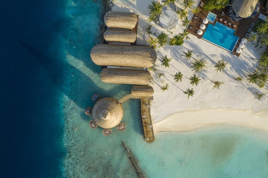 Територія Maafushivaru Island Resort 4*