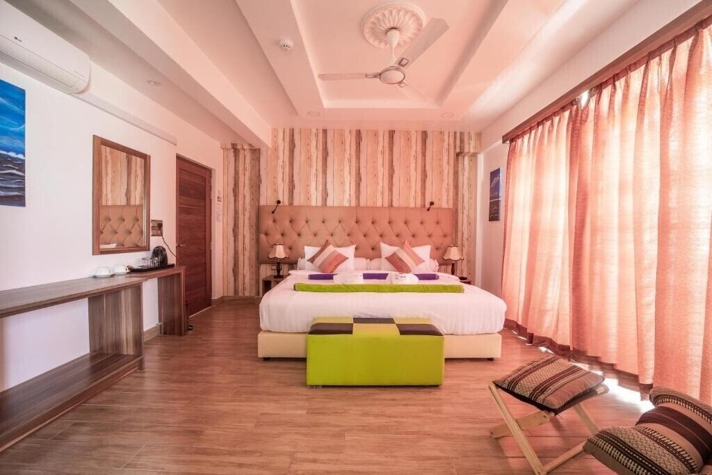 Отель Rosy Villa Hotel 4*