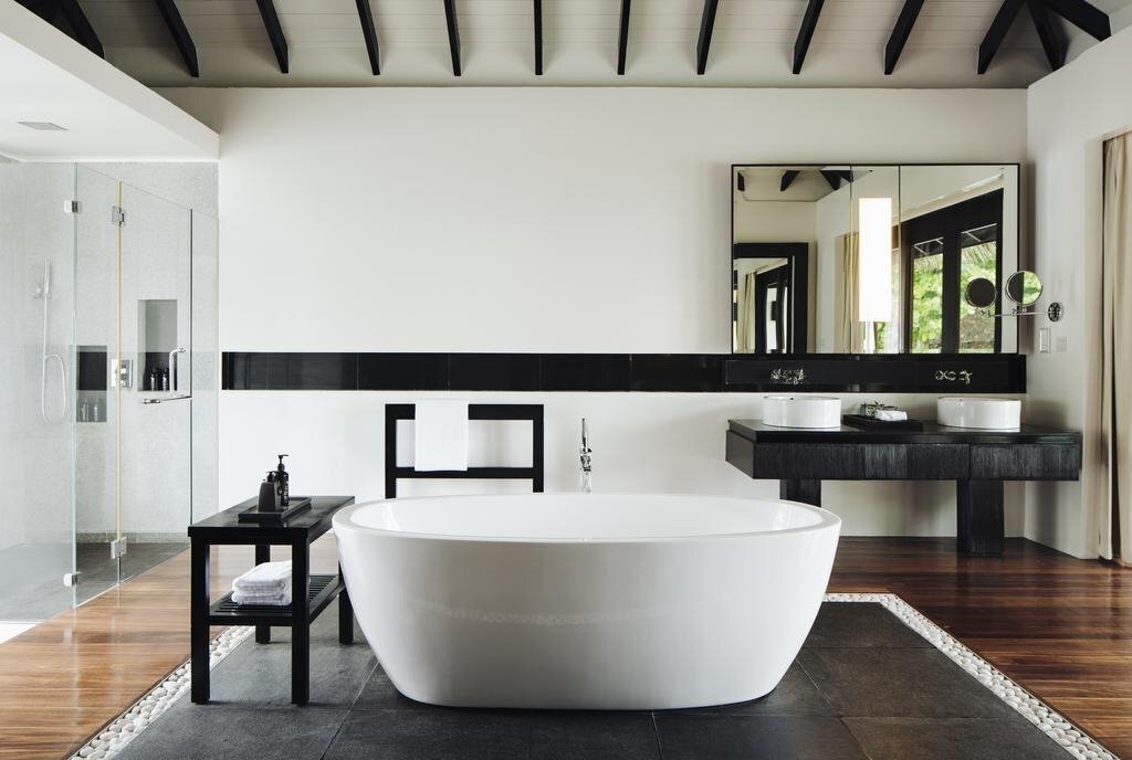 Территория Noku Maldives (ex. Roxy Maldives Resort) 5*