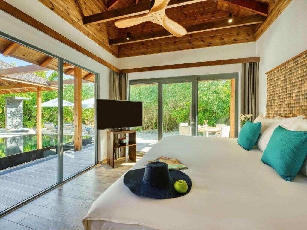 Апартаменти Movenpick Resort Kuredhivaru Maldives 5*