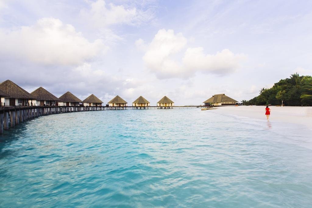 Вид Adaaran Prestige Water Villas At Meedhupparu 5*