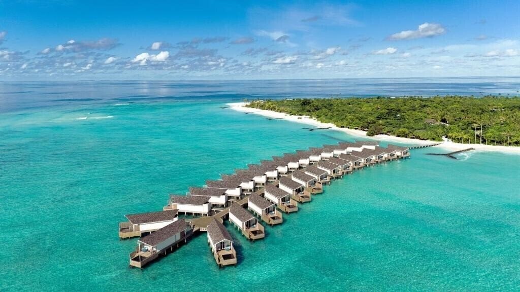 Отель Amari Raaya Maldives 5*