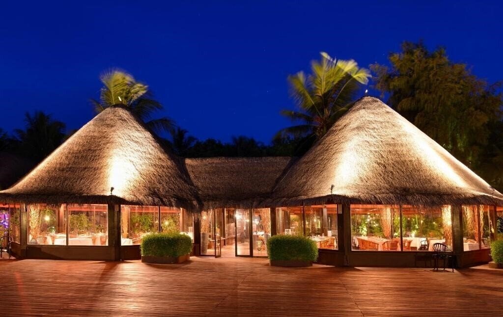 Панорама Adaaran Select Hudhuran (ex. Lohifushi Resort) 4*