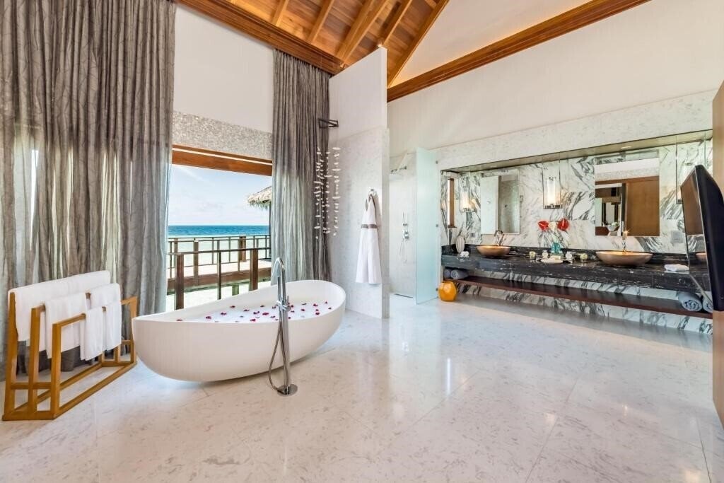 Территория Ozen Life Maadhoo 5*