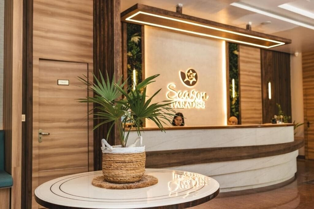 Апартаменты Season Paradise Guest House 3*