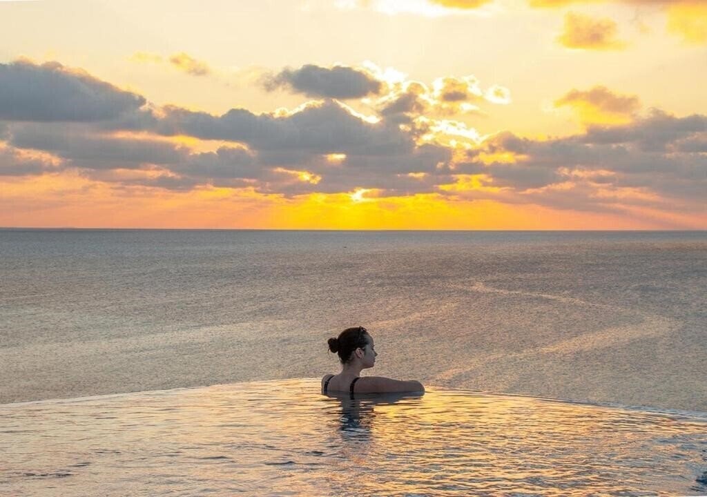 Панорама Stone Hotels, Dhiffushi 4*