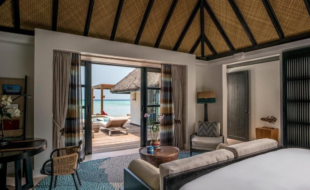 Вид Four Seasons Maldives at Kuda Huraa 5*