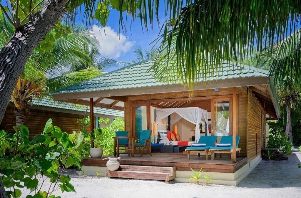 Апартаменты Canareef Resort Maldives 4*