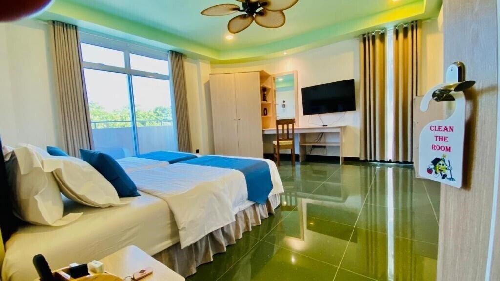 Территория Alimas Retreat Felidhoo Guest House гостиный двор