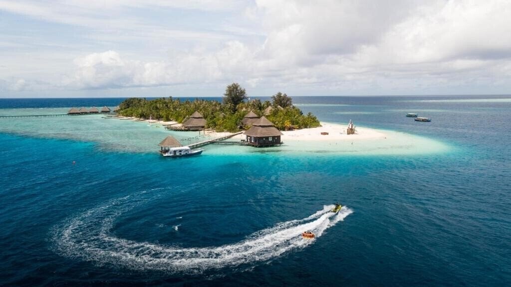 Отель Adaran Club Ranalhi Split 4*