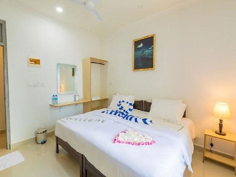 Территория Kirulhiya Maldives Guest House гостиный двор
