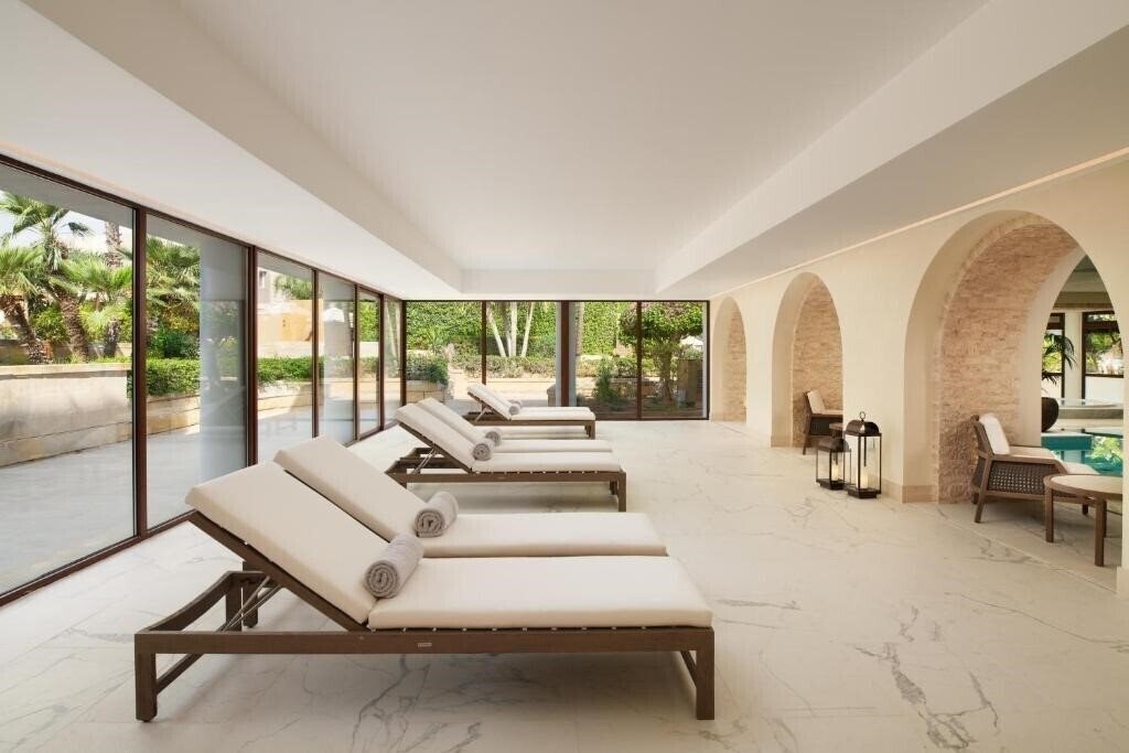 Територія Corinthia Palace Hotel & Spa 5*