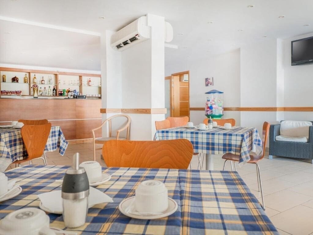 Территория Qawra Inn Hotel 4*