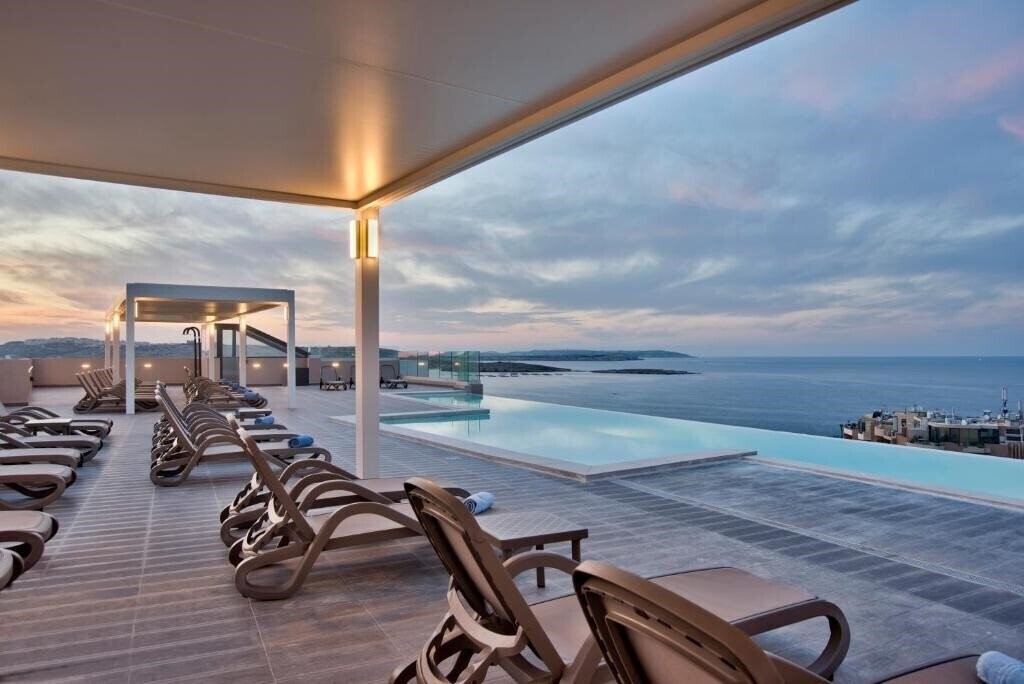 Апартаменти Mayflower Hotel 3*