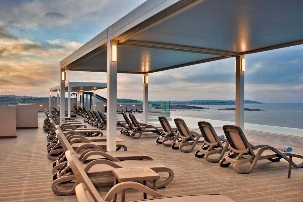 Панорама Mayflower Hotel 3*