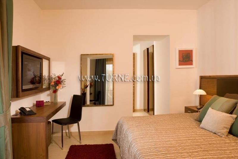 Вид Club Salina Wharf Aparthotel 4*