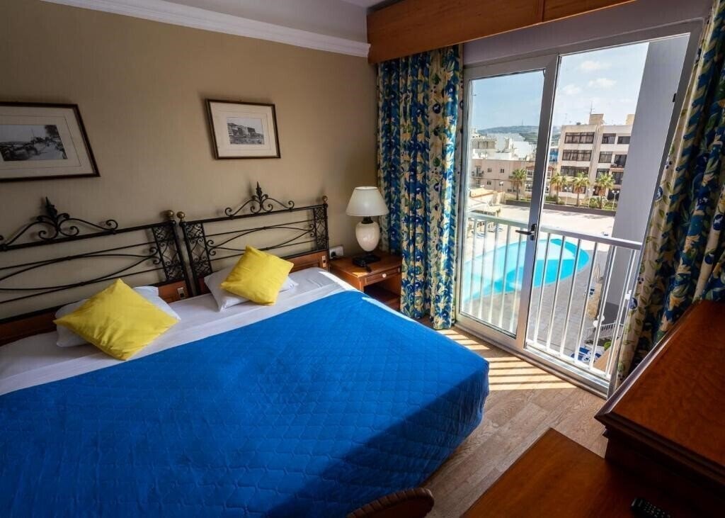 Фото Oriana At The Topaz Hotel 4*