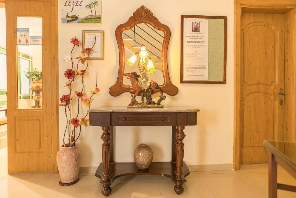 Территория Lantern Guest House 2*