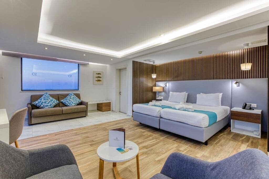 Территория Solana Hotel 4*