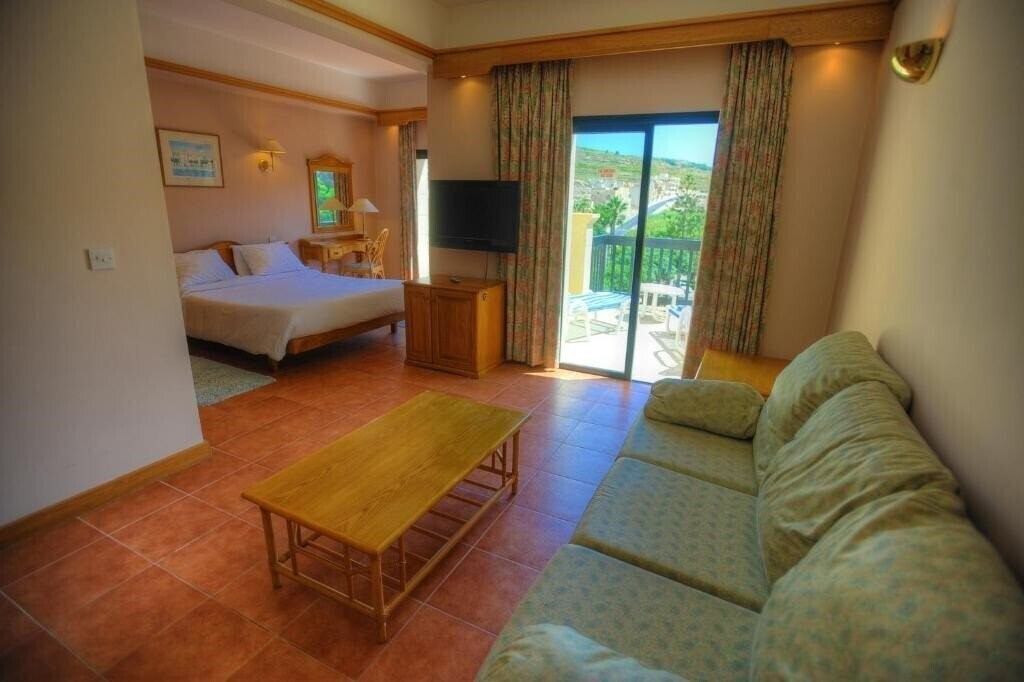 Вид St. Patricks Xlendi Bay 4*