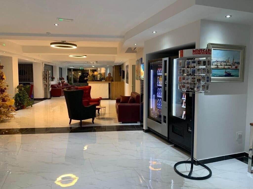 Изображение Dean Hamlet 3*