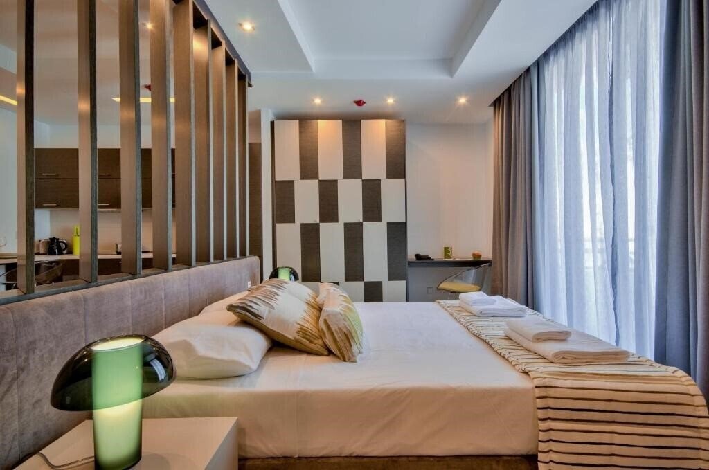 Готель Jules Suites 1*
