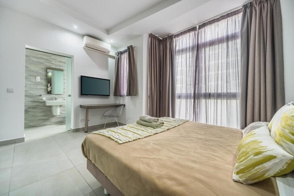 Изображение Jules Suites 1*