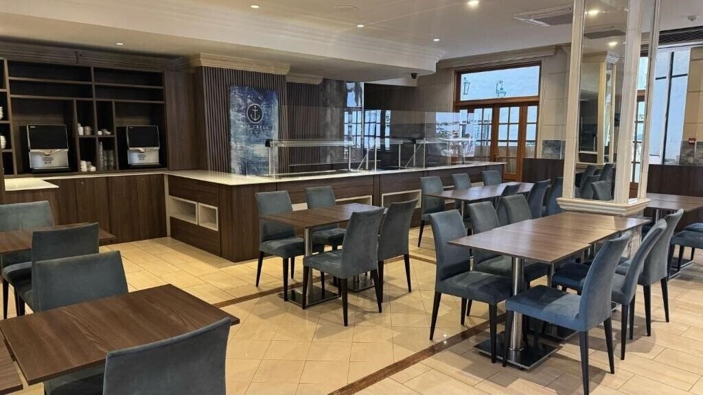 Апартаменты The Kennedy Strand 3*