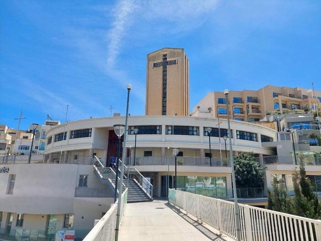 Панорама The Crown 4*