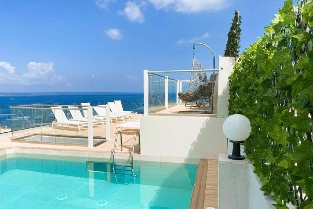 Панорама Diplomat 4*